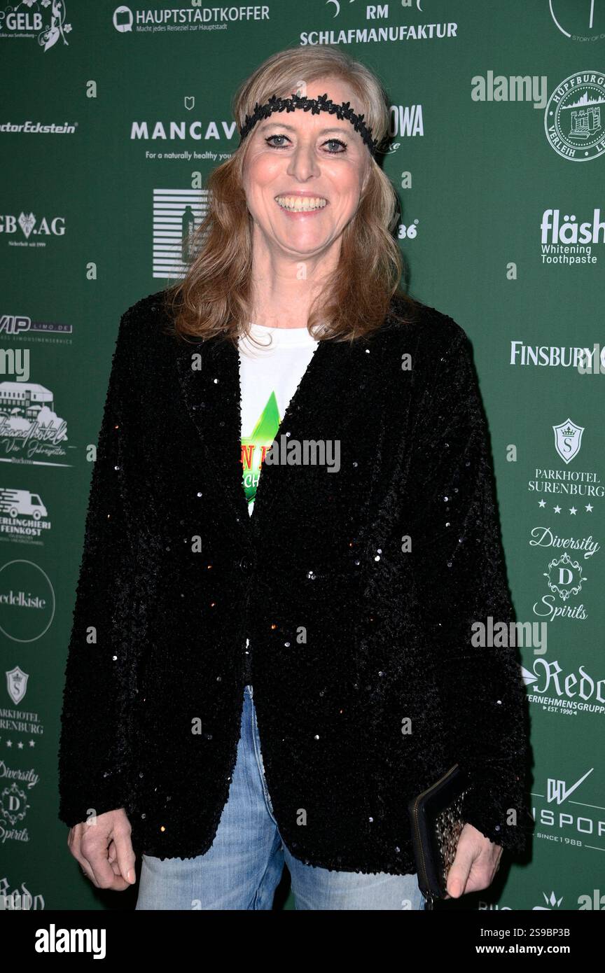 Britta Assauer bei der 7. Dschungelparty zum Start der RTL Show Ich bin ein Star - Holt mich hier raus im Hotel JW Marriott. Berlino, 24.01.2025 *** Britta Assauer alla festa della giungla 7 per l'inizio dello spettacolo RTL Ich bin ein Star Holt mich hier raus al JW Marriott Hotel Berlin, 24 01 2025 foto:Xn.xKubelkax/xFuturexImagex dschungelparty_5141 Foto Stock