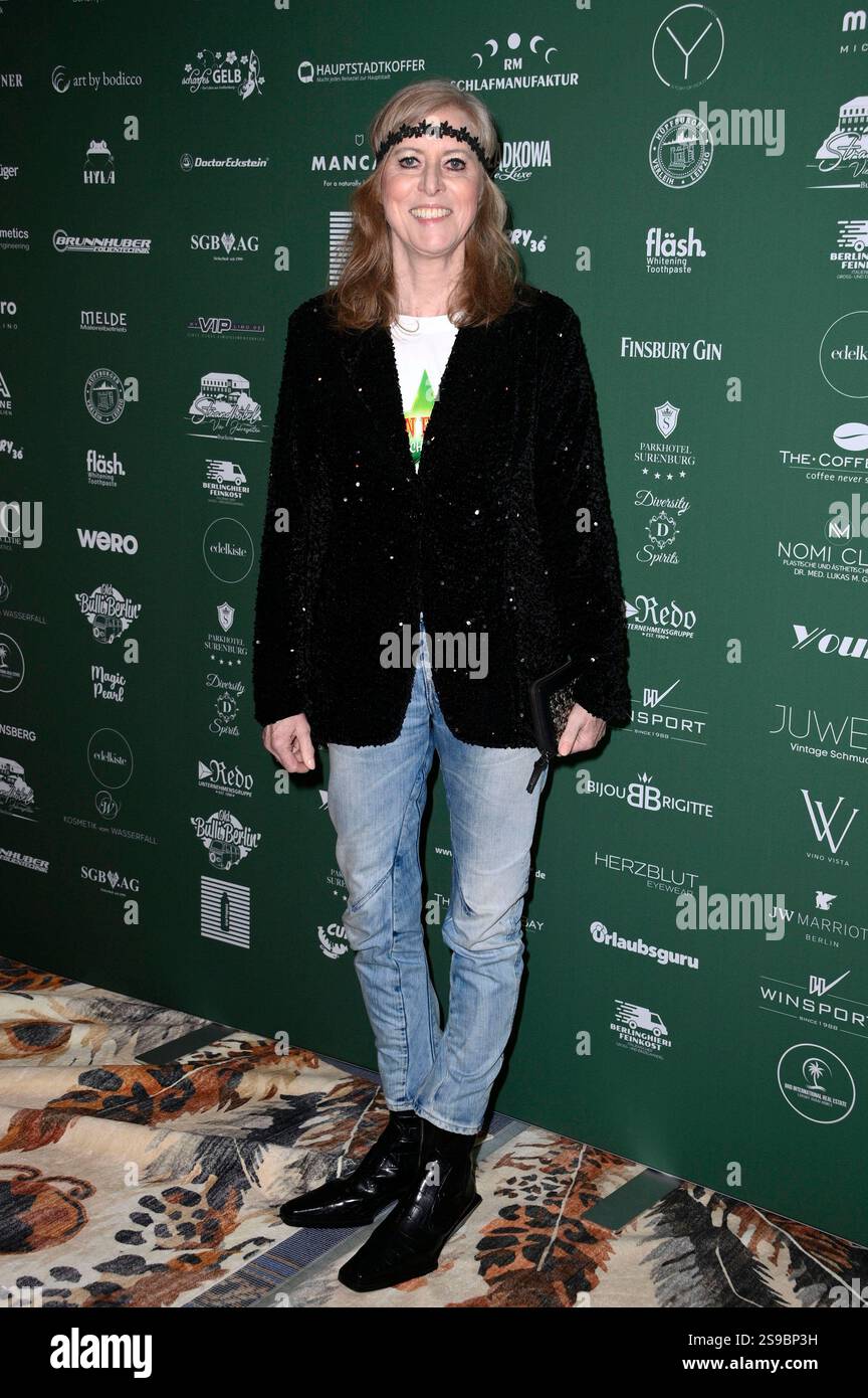 Britta Assauer bei der 7. Dschungelparty zum Start der RTL Show Ich bin ein Star - Holt mich hier raus im Hotel JW Marriott. Berlino, 24.01.2025 *** Britta Assauer alla festa della giungla 7 per l'inizio dello spettacolo RTL Ich bin ein Star Holt mich hier raus al JW Marriott Hotel Berlin, 24 01 2025 foto:Xn.xKubelkax/xFuturexImagex dschungelparty_5140 Foto Stock