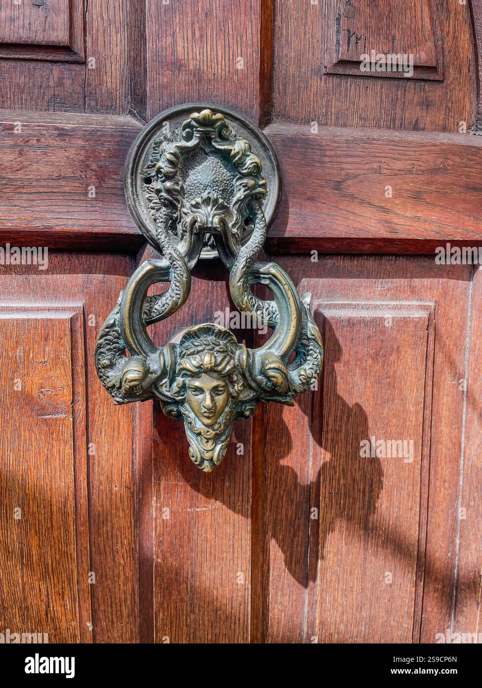 Clapper del Castello di Bran: Dettagli sul castello più famoso della Transilvania - Immagine stock catturata con smartphone