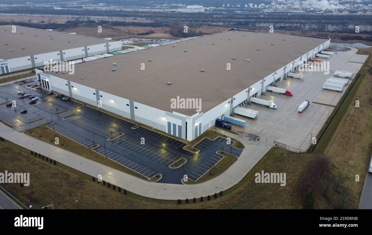 Parcheggio, magazzino, logistica, stoccaggio, trasporto, distribuzione, catena di approvvigionamento Foto Stock