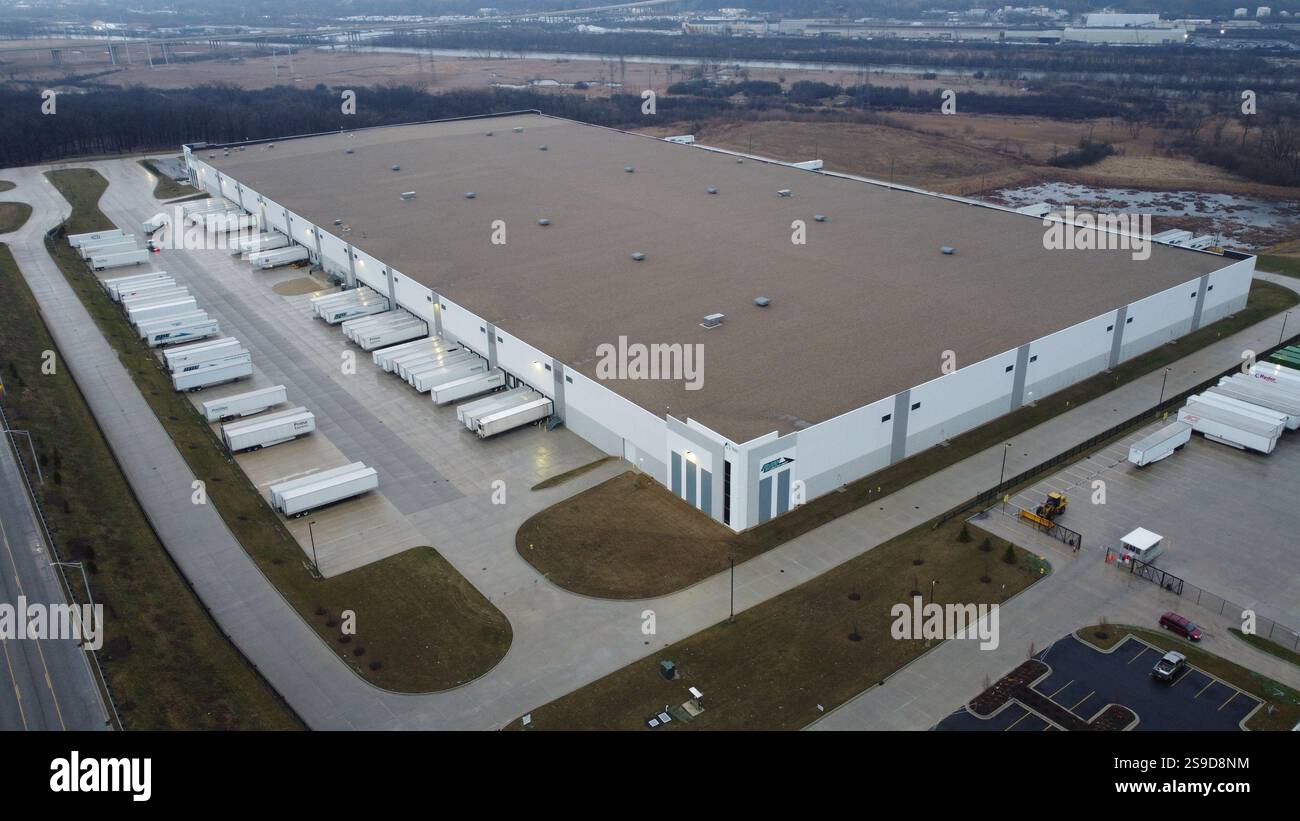 Parcheggio, magazzino, logistica, stoccaggio, trasporto, distribuzione, catena di approvvigionamento Foto Stock