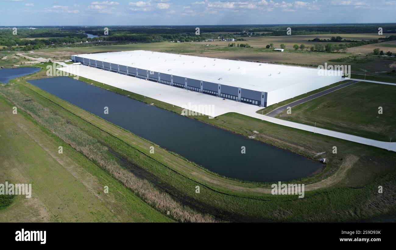 Parcheggio, magazzino, logistica, stoccaggio, trasporto, distribuzione, catena di approvvigionamento Foto Stock