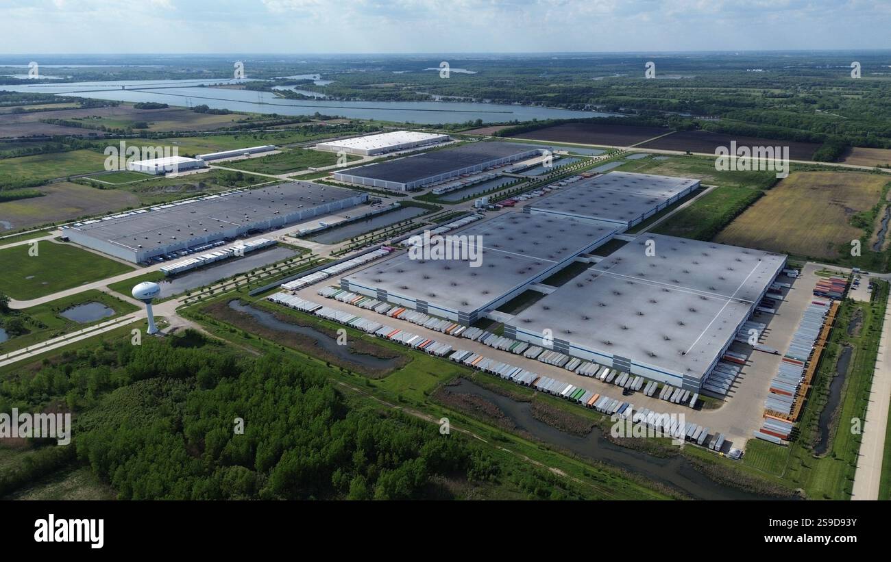 Parcheggio, magazzino, logistica, stoccaggio, trasporto, distribuzione, catena di approvvigionamento Foto Stock