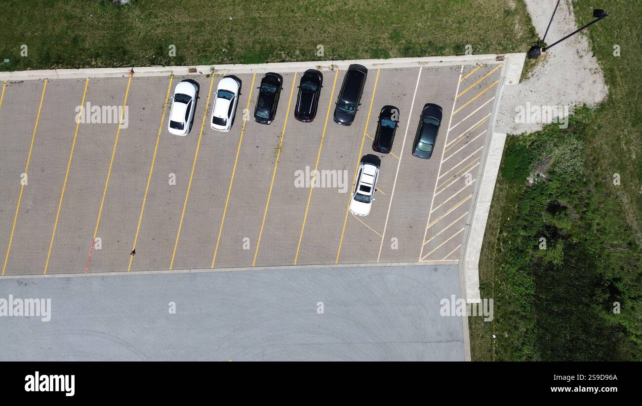 Parcheggio, magazzino, logistica, stoccaggio, trasporto, distribuzione, catena di approvvigionamento Foto Stock