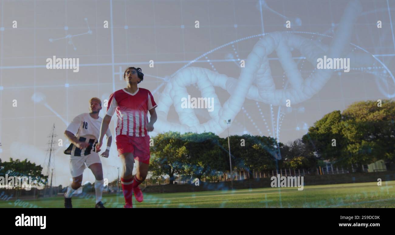 Filamento di DNA e immagine di dati scientifici sui giocatori di calcio sul campo Foto Stock