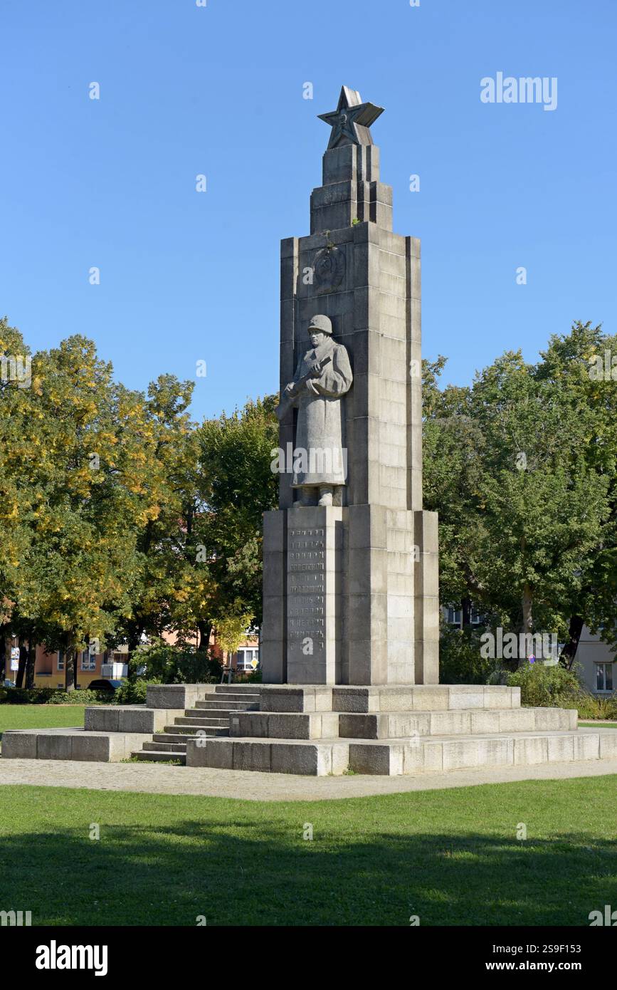 Soviet Memorial of Honor, un memoriale dedicato ai soldati sovietici caduti dalla seconda guerra mondiale a Francoforte (Oder), sul confine tedesco-polacco, settembre 2024. Foto Stock