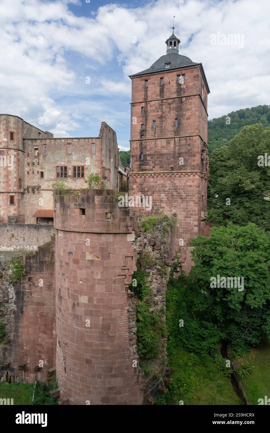 Heidelberg, Germania - Vista sullo Schloss Heidelberger costruito nel XIII secolo su una collina che si affaccia sulla città di Heidelberg. Foto Stock