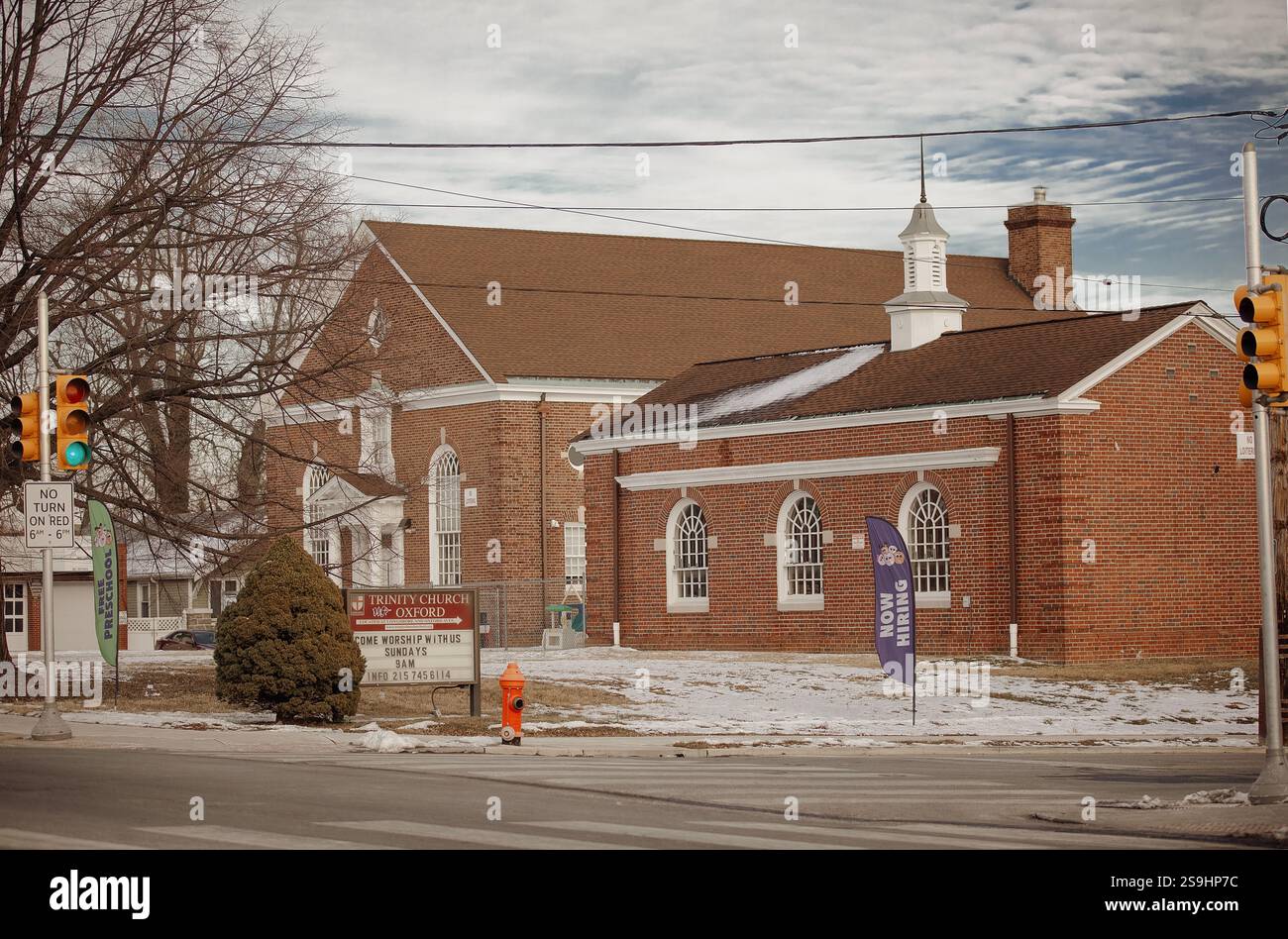 La facciata dello storico edificio della Trinity Church all'Oxford Preschool Center di Lawndale, Northeast Philadelphia, USA, il 26 gennaio 2025. Foto Stock