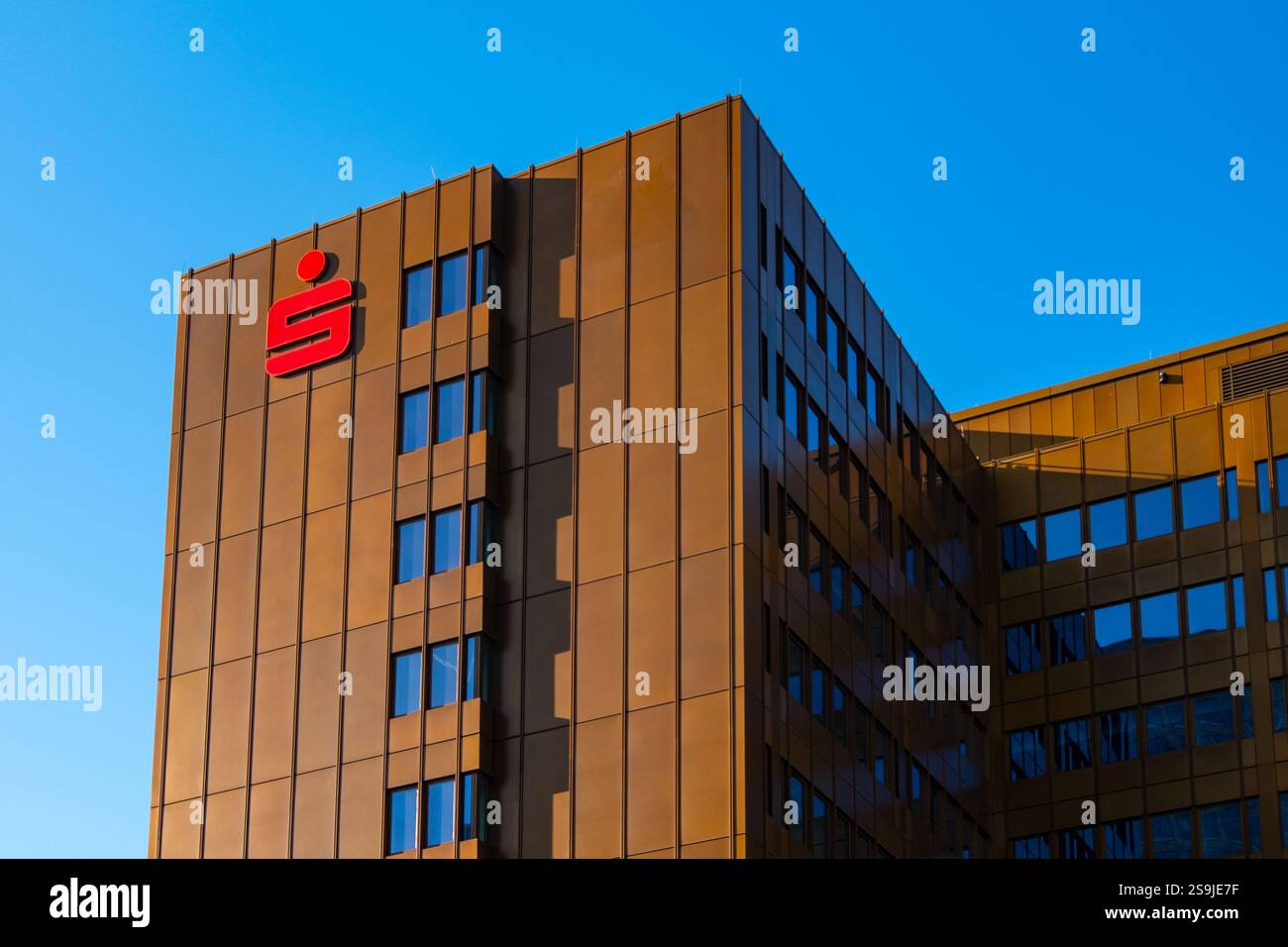 Moderna Sparkasse casse di risparmio edifici in ferro, istituto bancario europeo con sede a Francoforte sul meno, Assia, Germania, servizio professionale Foto Stock