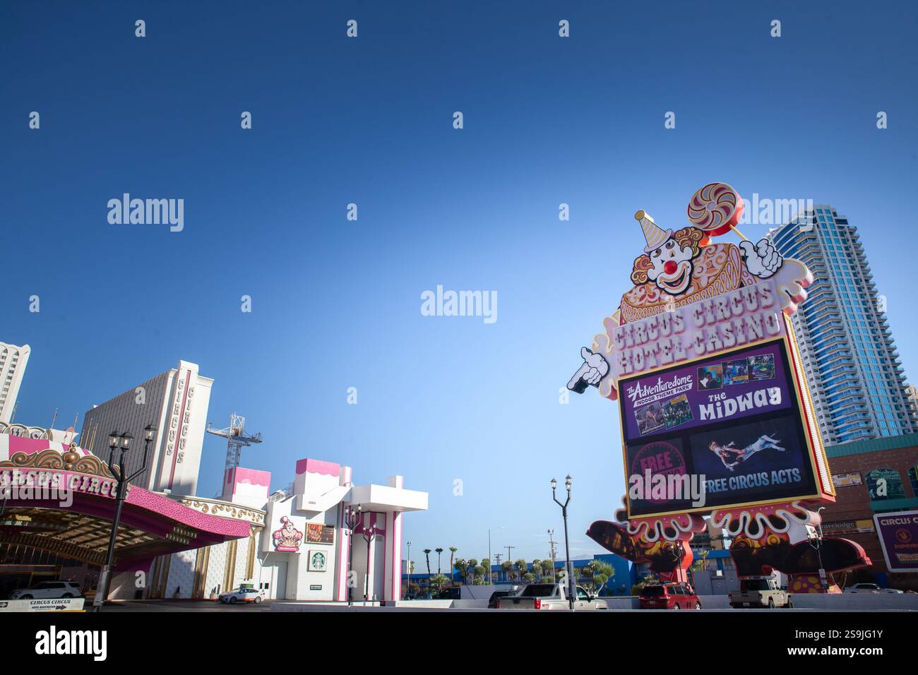 LAS VEGAS - 23 AGOSTO 2024: L'iconico tendone di clown al Circus Circus Hotel & Casino accoglie i visitatori in questo classico resort per famiglie Foto Stock