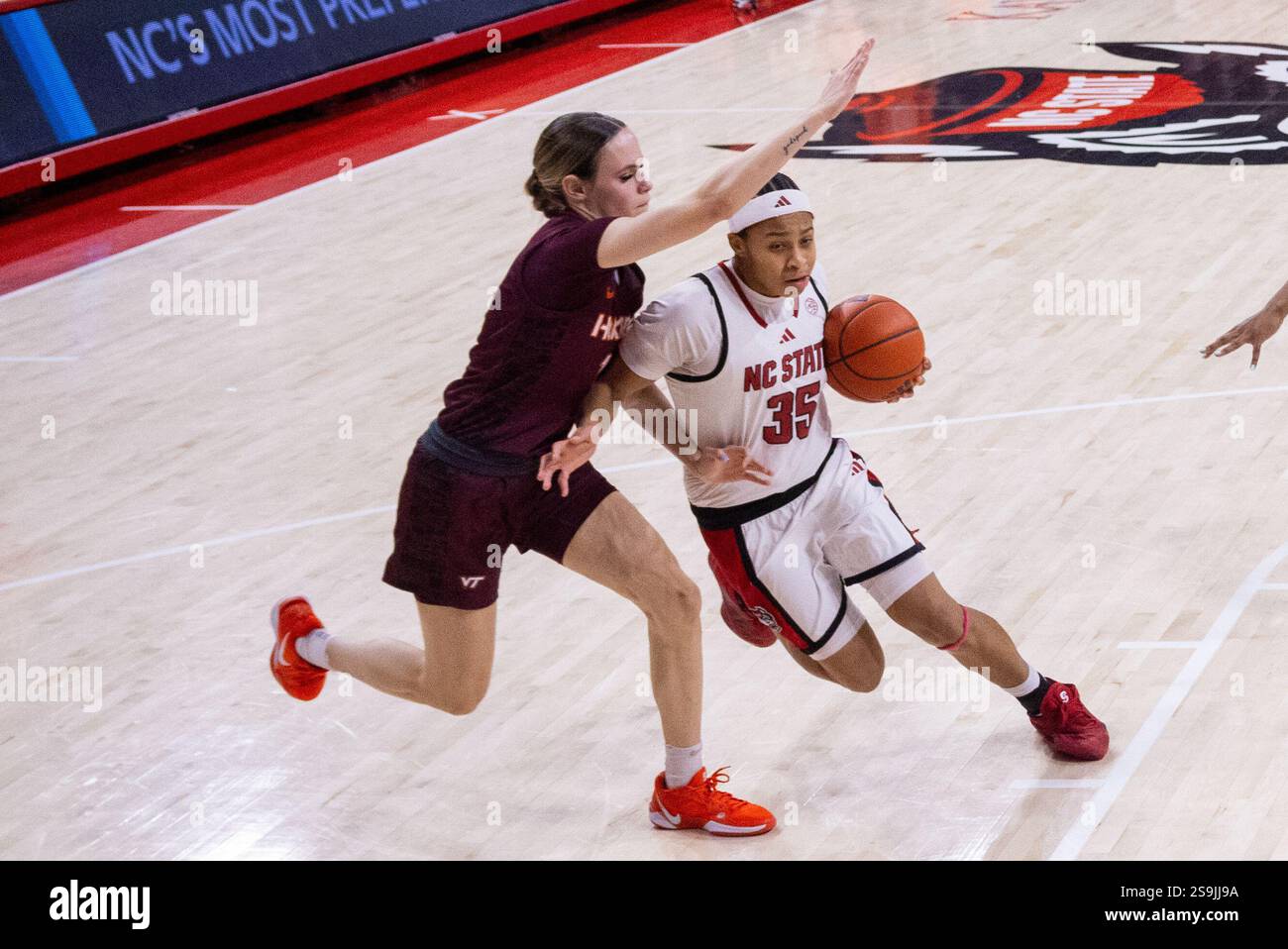 26 gennaio 2025: Incontro di pallacanestro NCAA Womens College al William Neal Reynolds Coliseum di Raleigh, NC. (Scott Kinser/Cal Sport Media) Foto Stock