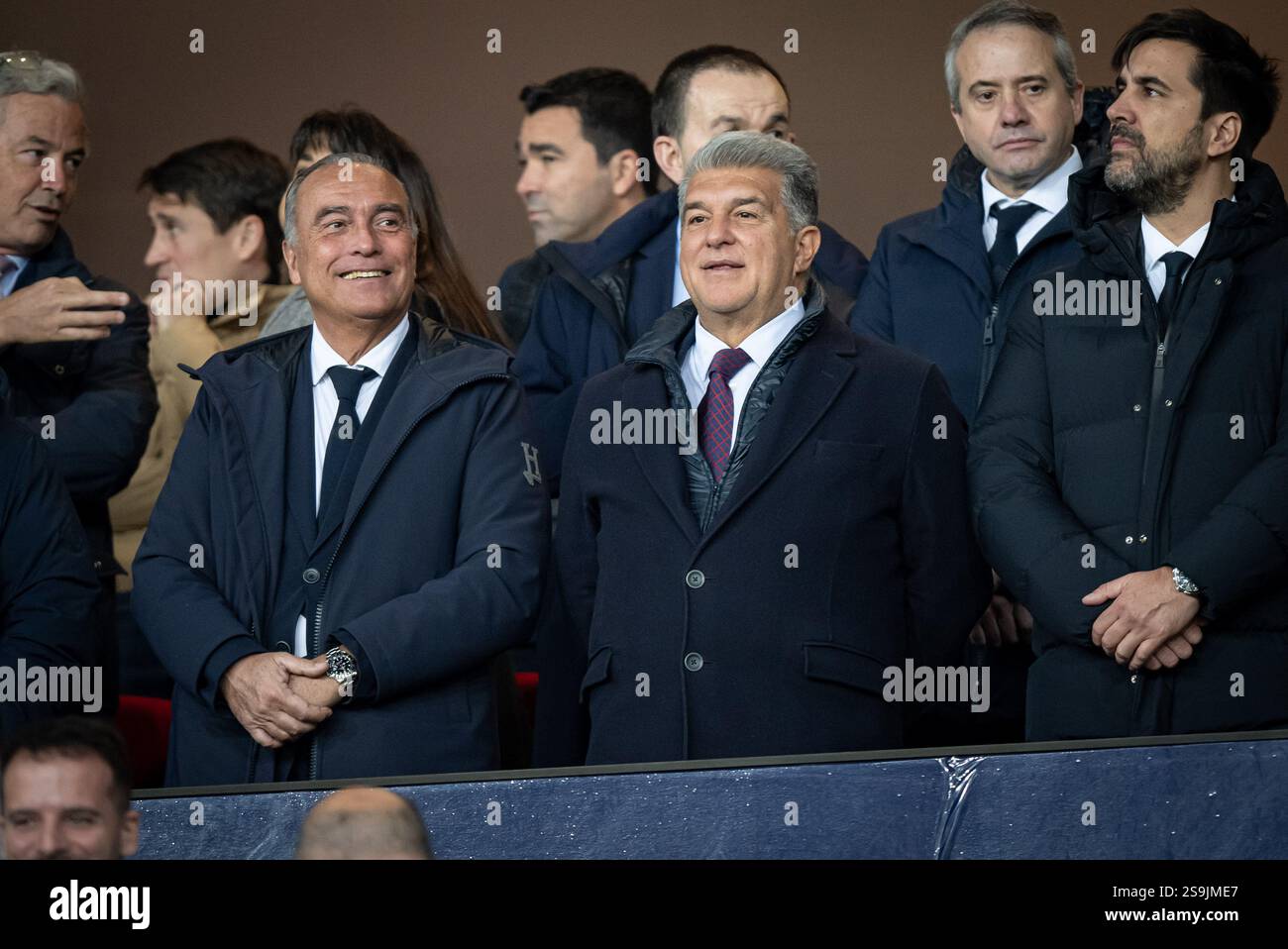il presidente del FC Barcelona Joan Laporta sorride durante una partita della Liga EA Sports tra FC Barcelona e Valencia CF all'Estadi Olimpic Lluís Companys. Punteggio finale: FC Barcelona 7:1 Valencia CF Foto Stock