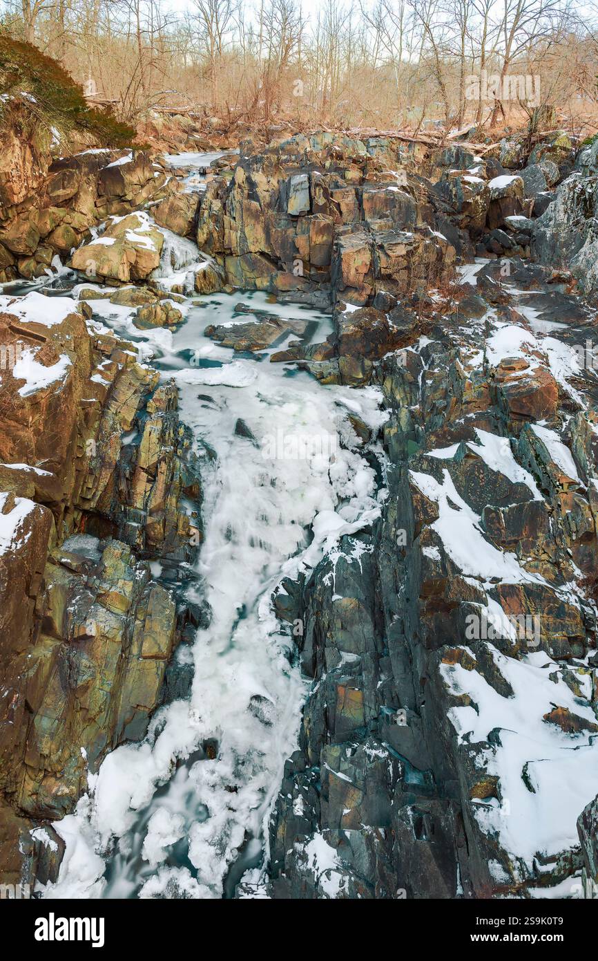 Vista delle cascate Frozen Baby Sister Falls da Great Falls che si affacciano su Trailhead. Chesapeake e Ohio Canal National Historical Park. Maryland. STATI UNITI Foto Stock