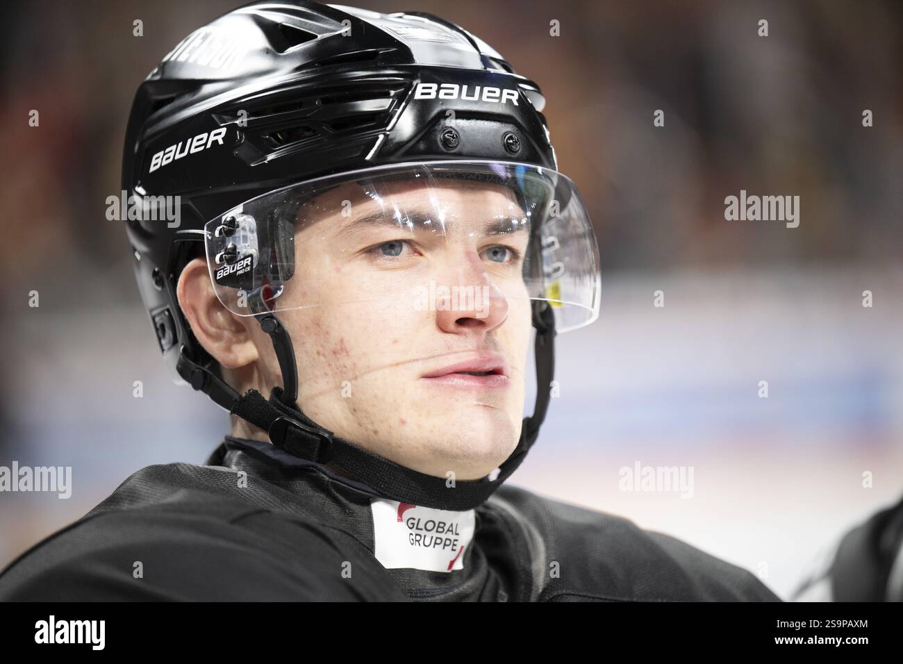 PSD Bank Dome, Duesseldorf, Renania settentrionale-Vestfalia, Justin Schuetz (Koelner Haie, #10), PENNY DEL, Duesseldorfer EG- Koelner Haie il 24/01/2025 al Foto Stock