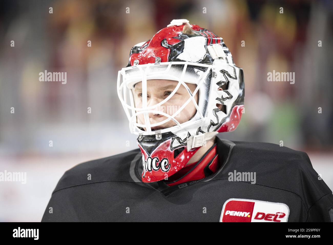 PSD Bank Dome, Duesseldorf, Renania settentrionale-Vestfalia, Tobias Ancicka (Koelner Haie, #45), PENNY DEL, Duesseldorfer EG- Koelner Haie il 24/01/2025 presso il Foto Stock