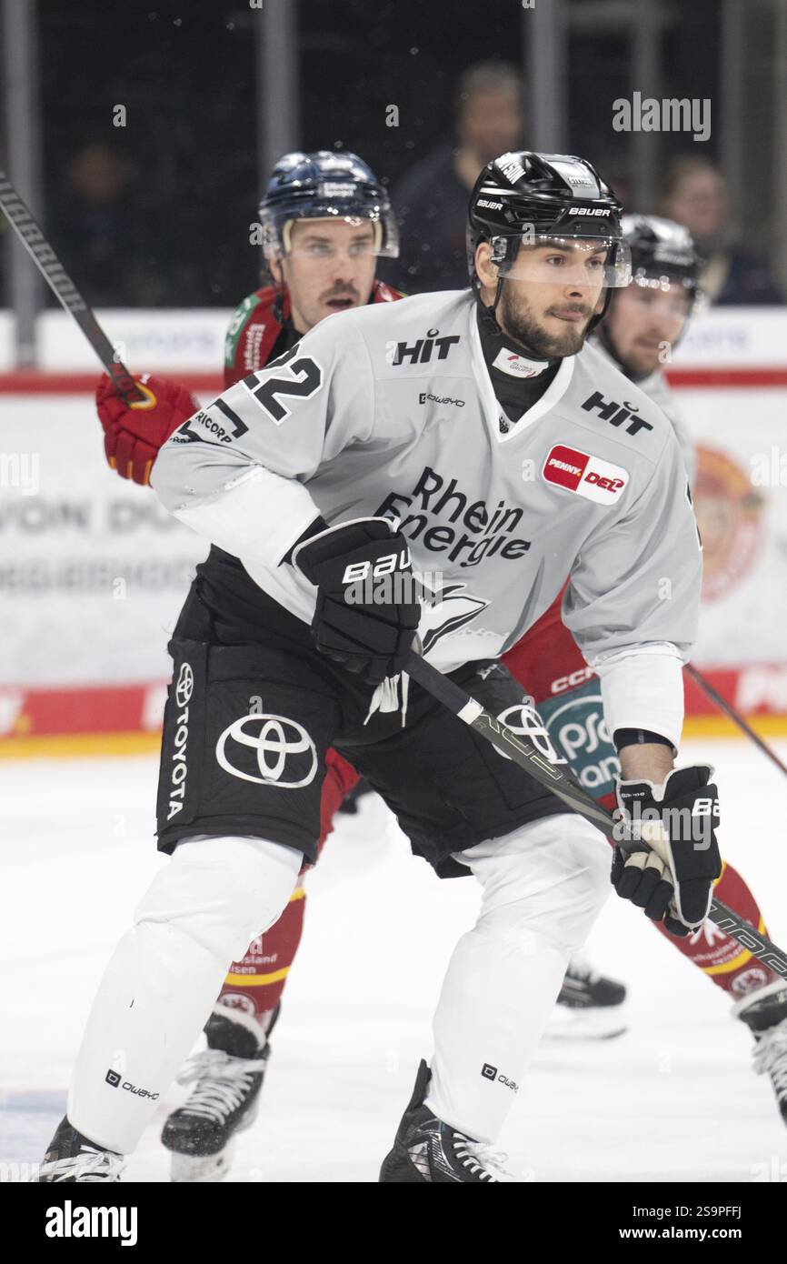 PSD Bank Dome, Duesseldorf, Renania settentrionale-Vestfalia, Maximilian Gloetzl (Koelner Haie, #22), PENNY DEL, Duesseldorfer EG- Koelner Haie su 24.01.2025 AT Foto Stock