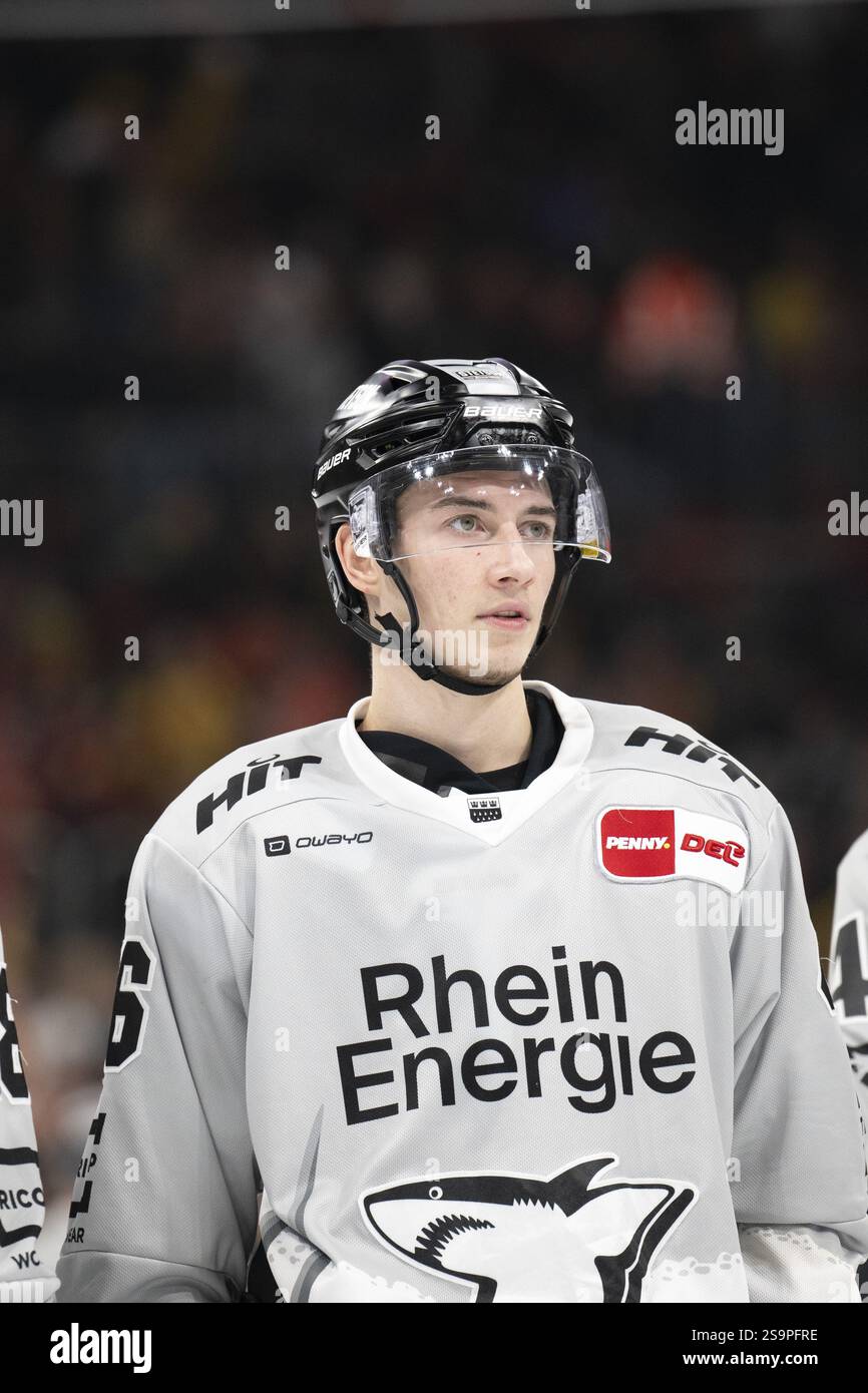 PSD Bank Dome, Duesseldorf, Renania settentrionale-Vestfalia, Kevin Niedenz (Koelner Haie, #46), PENNY DEL, Duesseldorfer EG- Koelner Haie su 24.01.2025 presso il Foto Stock