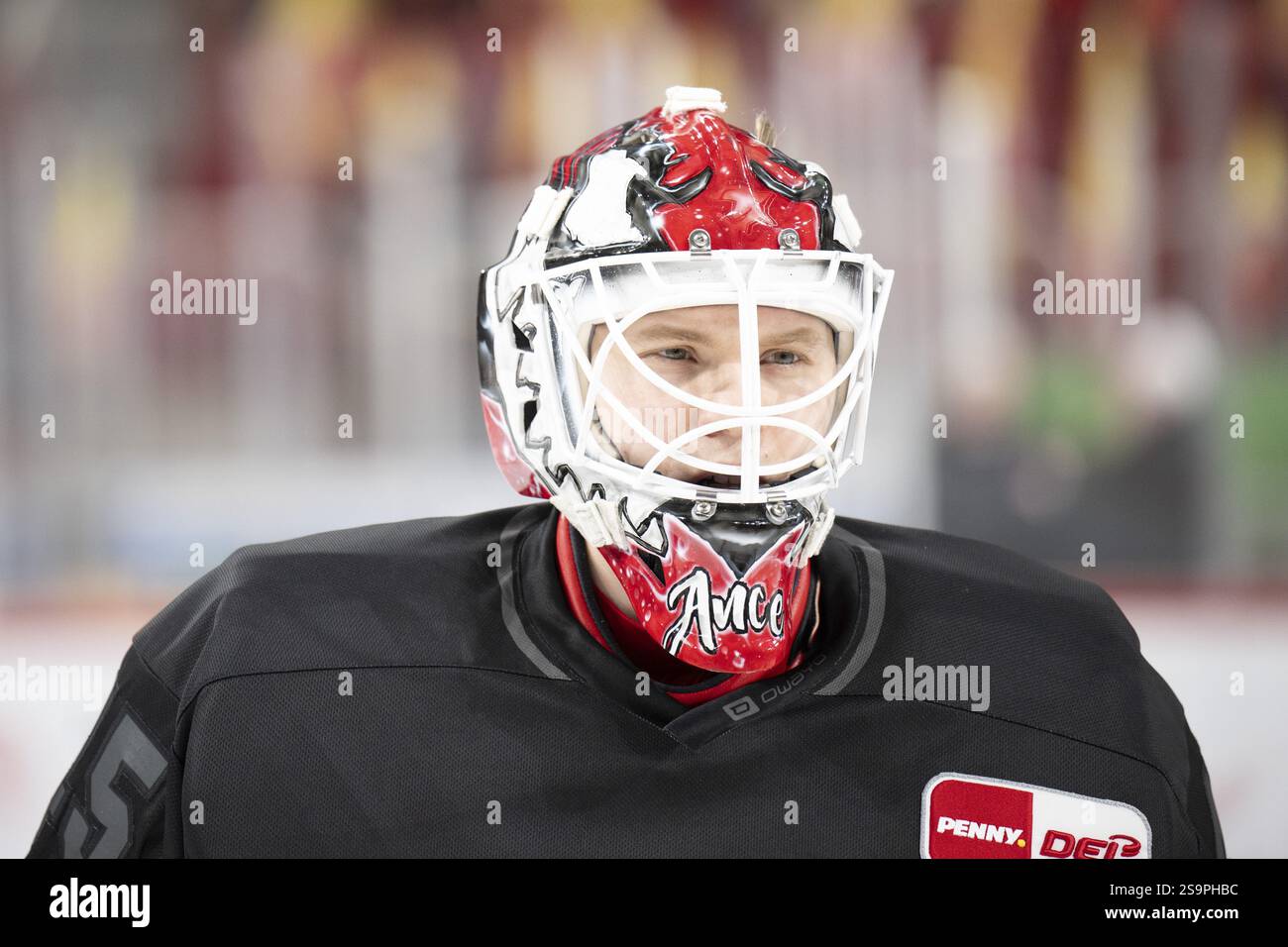PSD Bank Dome, Duesseldorf, Renania settentrionale-Vestfalia, Tobias Ancicka (Koelner Haie, #45), PENNY DEL, Duesseldorfer EG- Koelner Haie il 24/01/2025 presso il Foto Stock