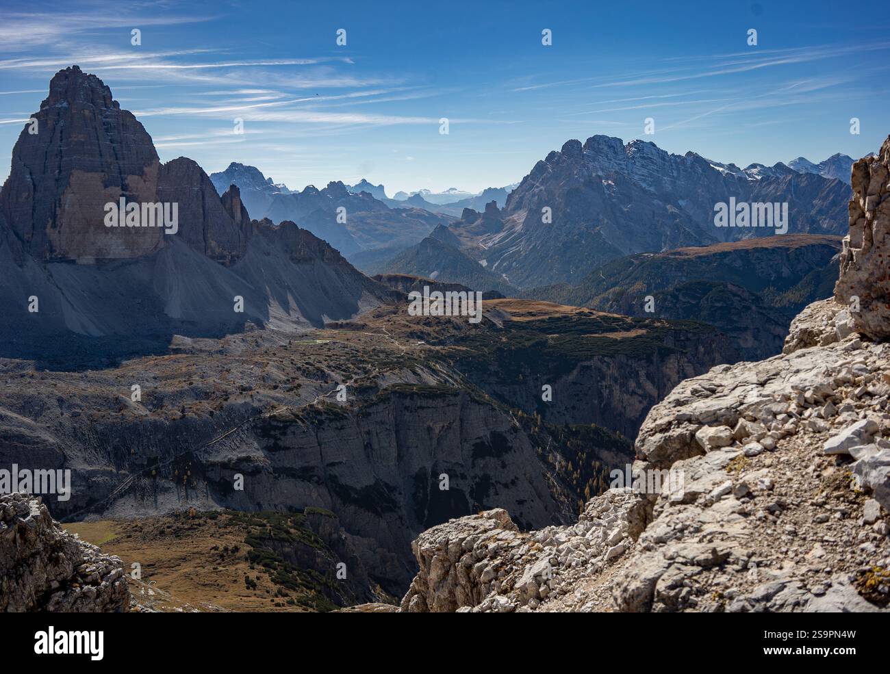 Lo splendore della natura: Le Alpi italiane all'alba Foto Stock