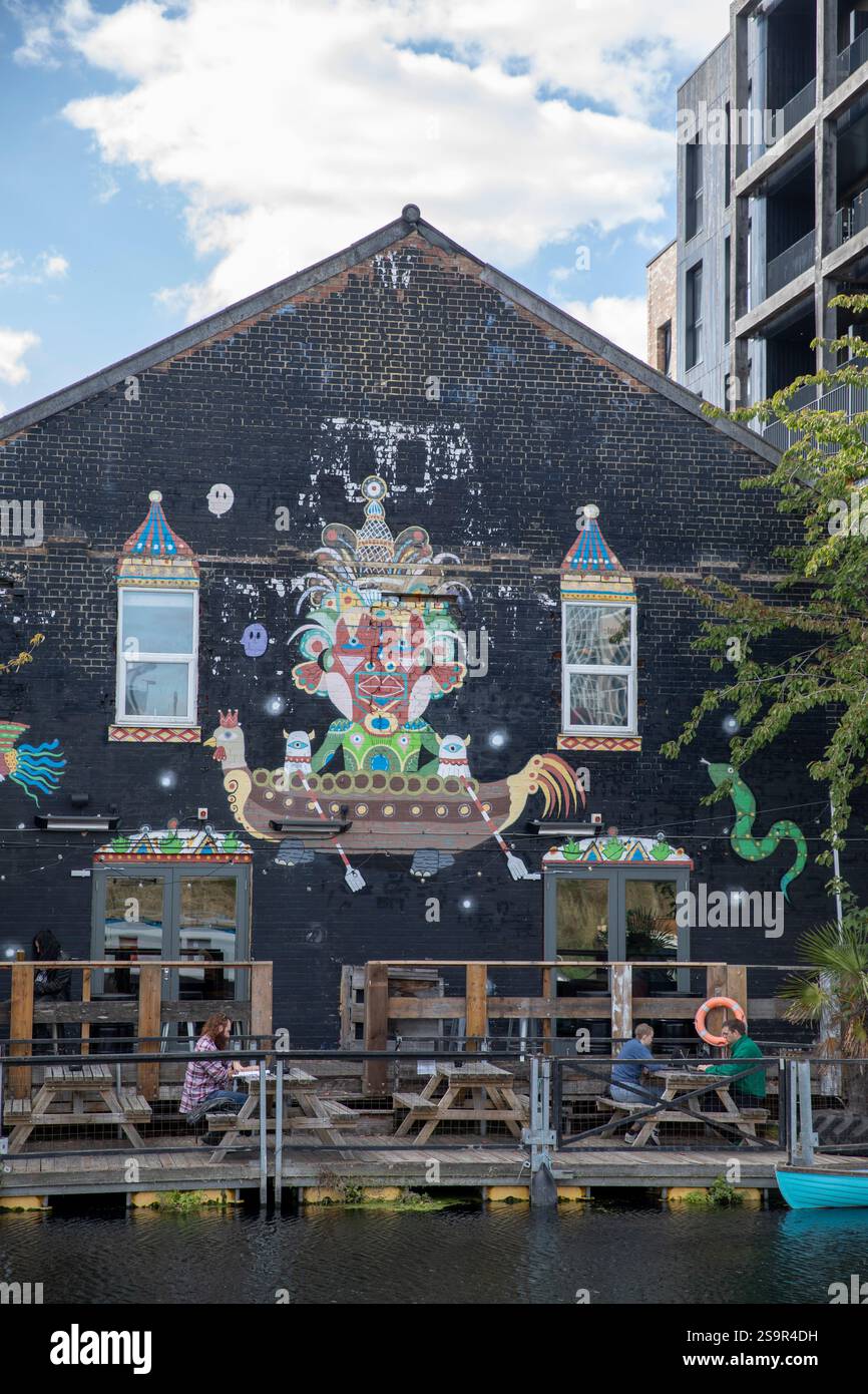 Altri due anni a Hackney Wick, Londra, settembre 2024. Crediti fotografici: Sam Mellish Foto Stock