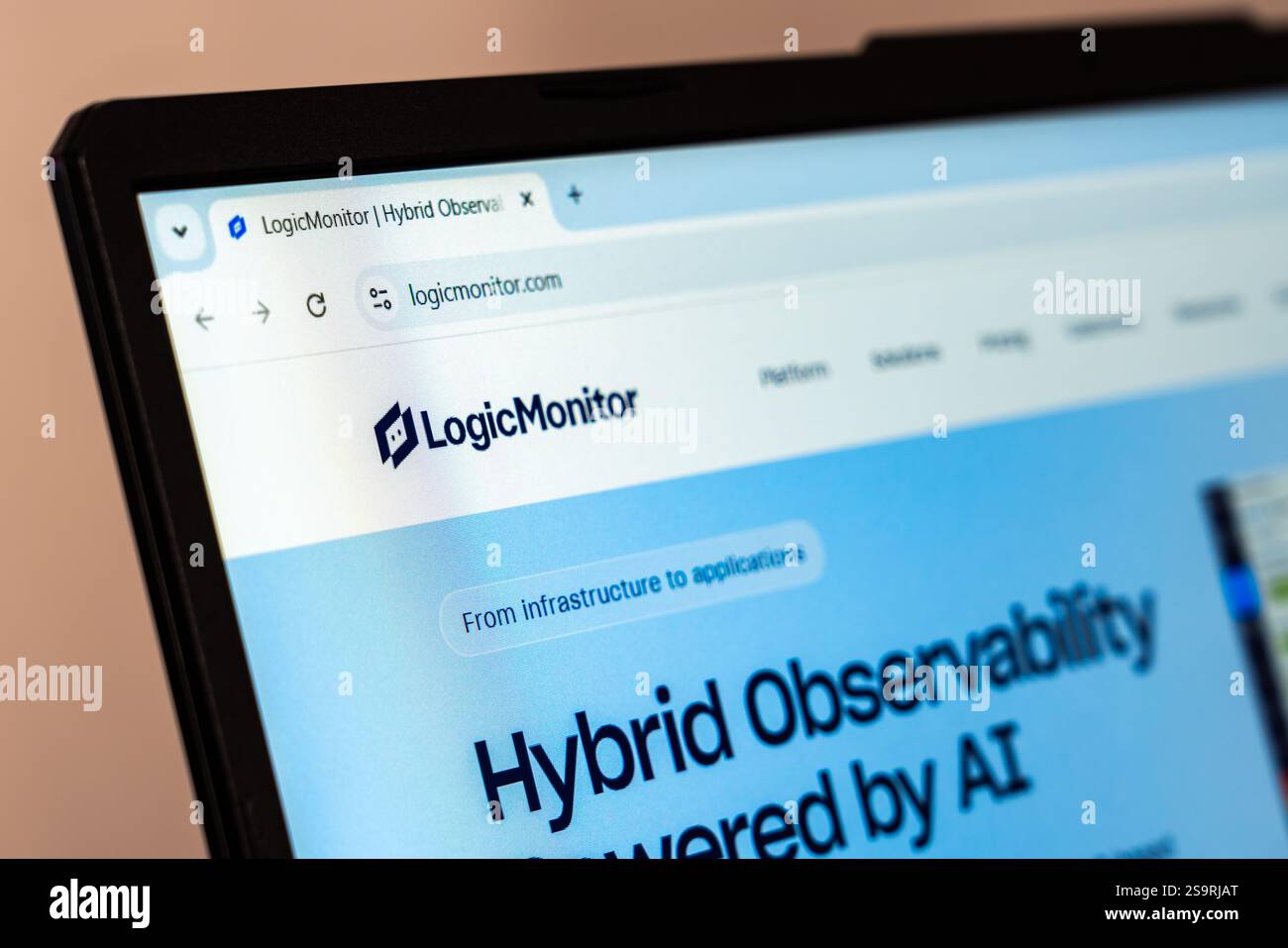 New York, USA - 26 gennaio 2025: Homepage del sito Web di monitoraggio dell'infrastruttura cloud ibrida LogicMonitor Foto Stock
