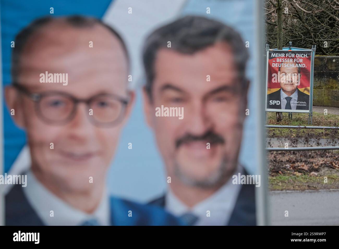 27.01.2025, Wahlplakate, Nürnberg: Wahlplakate zur Bundestagswahl 2025 ...