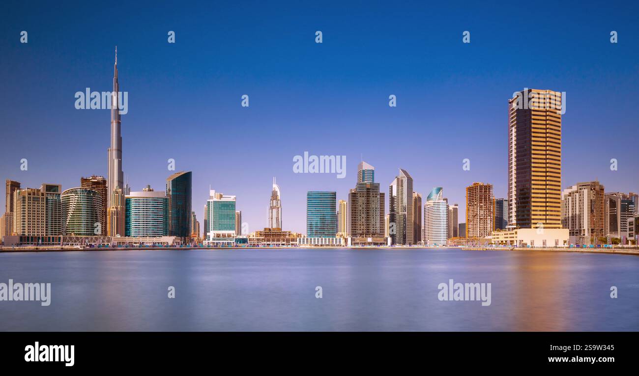 Dubai, EAU, Emirati arabi, califfato, arabi, romanticismo, vacanza, riposo. relax architettura, viaggio, shopping turismo, marca, ricchezza, deserto, asia, marketpla Foto Stock