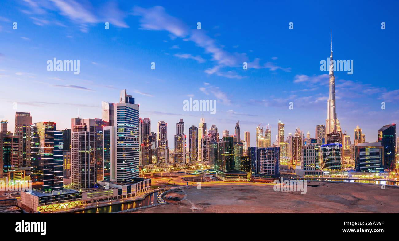 Dubai, EAU, Emirati arabi, califfato, arabi, romanticismo, vacanza, riposo. relax architettura, viaggio, shopping turismo, marchio, ricchezza, deserto, asia, Foto Stock