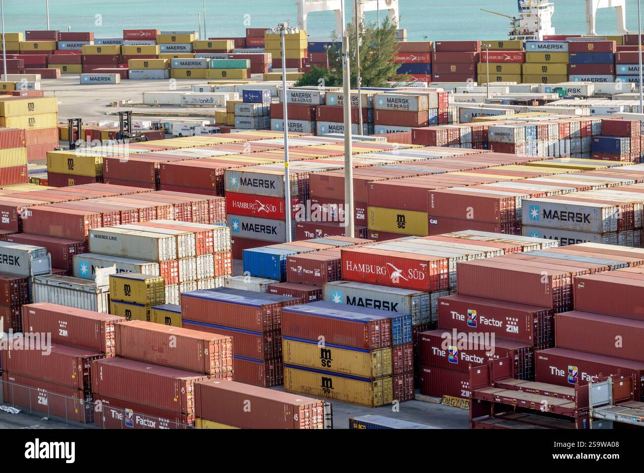 Miami Florida, Dodge Island, Porto di Miami, container, terminal container, logistica, trasporto merci, deposito merci, commercio internazionale, marittimo Foto Stock