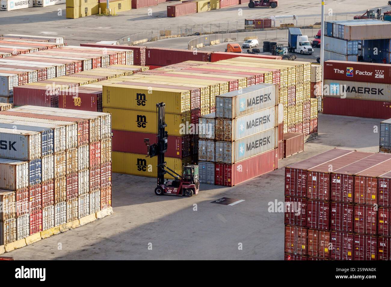 Miami Florida, Dodge Island, Porto di Miami, container, terminal container, logistica, trasporto merci, deposito merci, commercio internazionale, marittimo Foto Stock