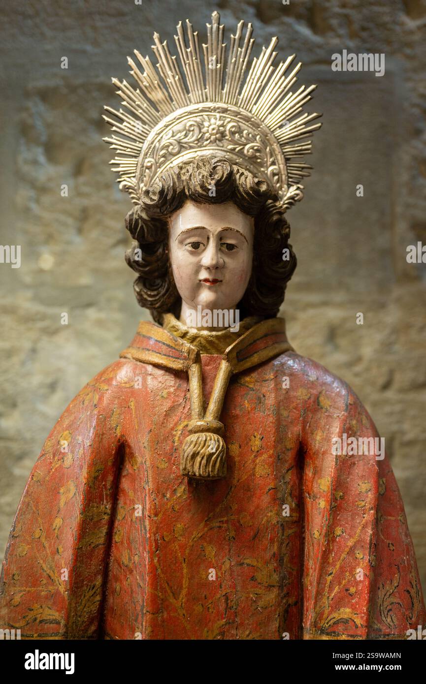 Saint Vincent. Legno policromo, XVII secolo, Portogallo(?). Il museo della cattedrale di Santa Maria maggiore (sé de Lisboa) a Lisbona, Portogallo. Foto Stock