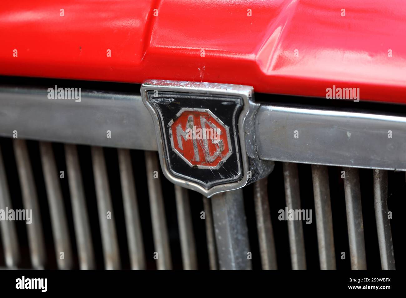 Vista generale di una vecchia MG Roadster d'epoca a Londra, Regno Unito. Foto Stock