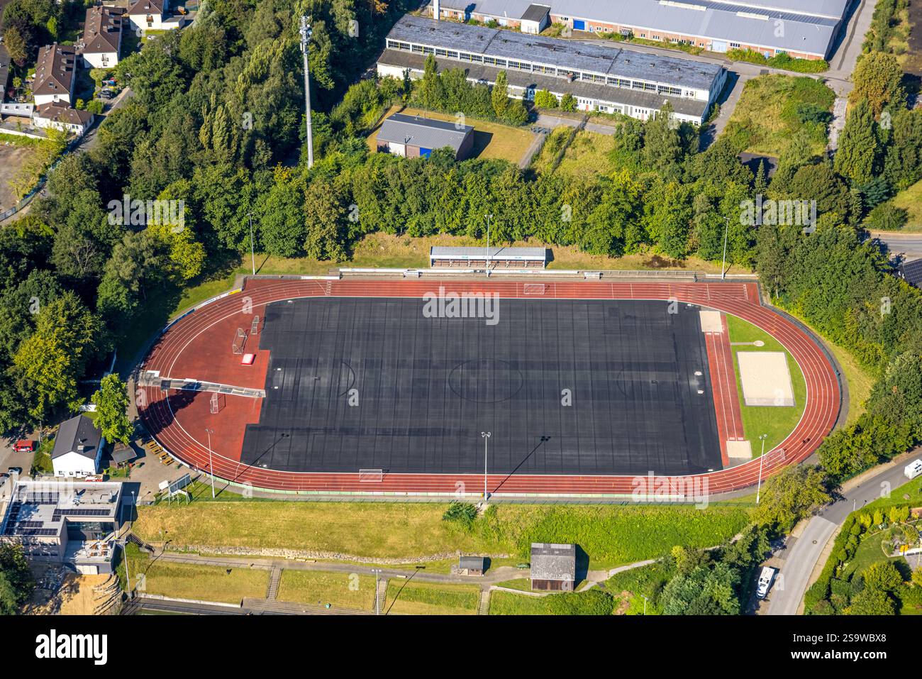 Vista aerea, stadio di calcio e stadio di atletica AM Sportfeld, FC ROT WEISS Heiligenhaus e.V., Isenbügel, Heiligenhaus, zona della Ruhr, Renania settentrionale-Westph Foto Stock