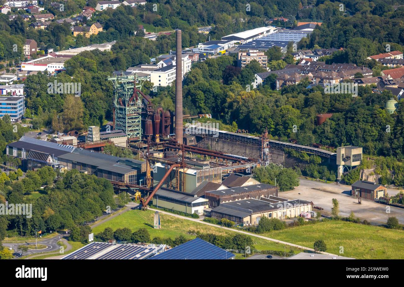 Vista aerea, LWL-Museum Henrichshütte, museo industriale per la produzione di ferro e acciaio di un'ex fonderia con camino e torre tortuosa, LaWelper, H. Foto Stock