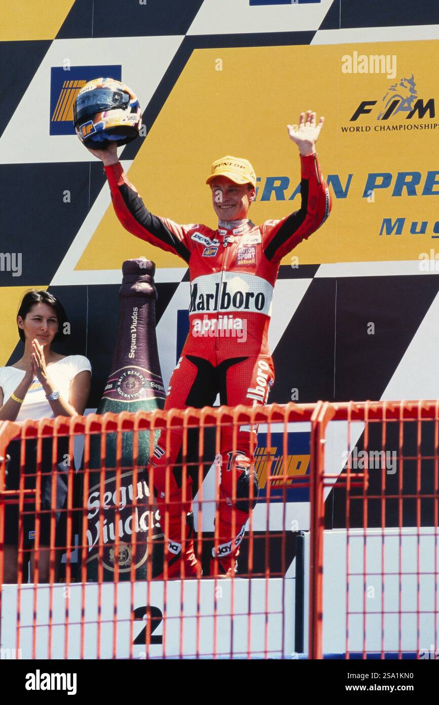 Racer Ralf Waldmann (DEU), cerimonia di premiazione, Aprilia 250 ccm, Campionato del mondo motociclistico 1999, Gran Premio d'Italia nel Mugello, 6 giugno 1999, Italia, EUR Foto Stock