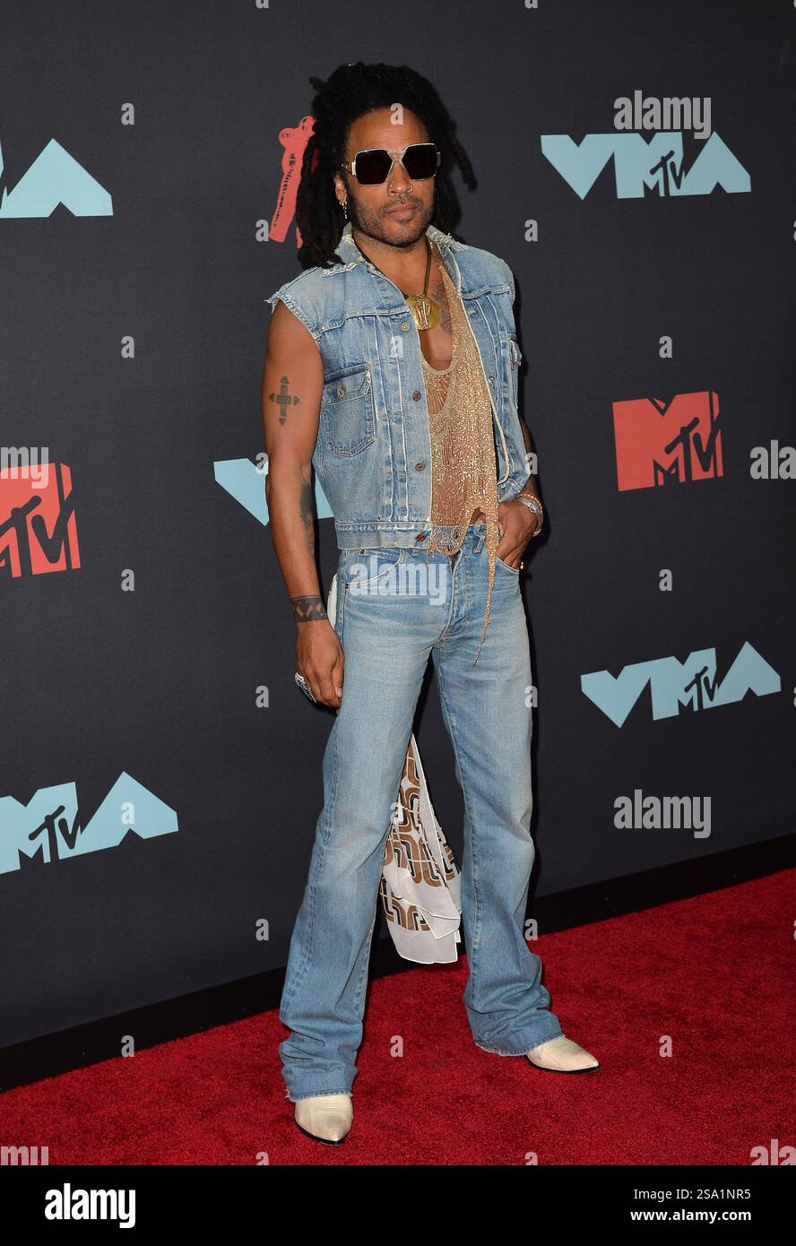 Lenny Kravitz arriva agli MTV Video Music Awards 2019 al Prudential Center il 26 agosto 2019 a Newark, New Jersey Foto Stock
