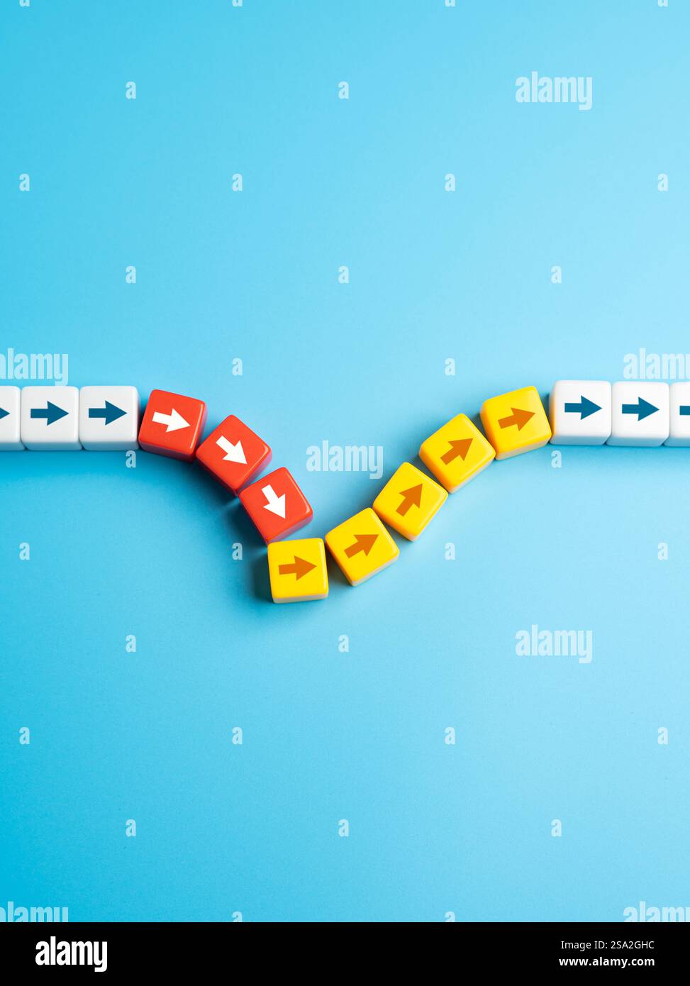 Caduta e recupero. Faccia uno sforzo, non si arrenda. Tornate in carreggiata. Tornate tutto indietro. Superare malattie e dipendenze. Foto Stock