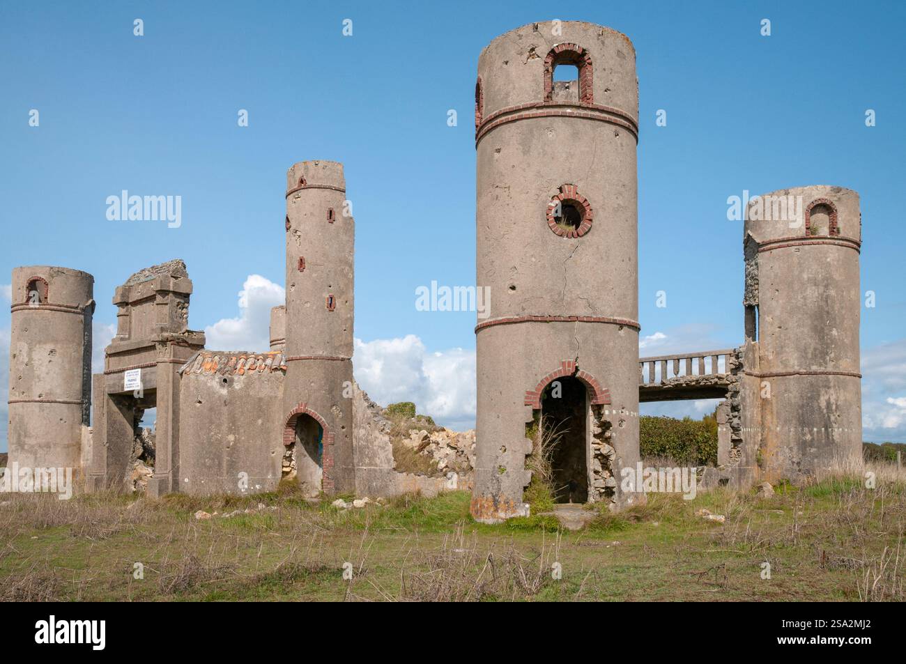 Rovine del maniero di Saint-Pol-Roux, Camaret-sur-Mer, parco nazionale regionale Armorique, penisola di Crozon, Finistere (29), Bretagna, Francia Foto Stock