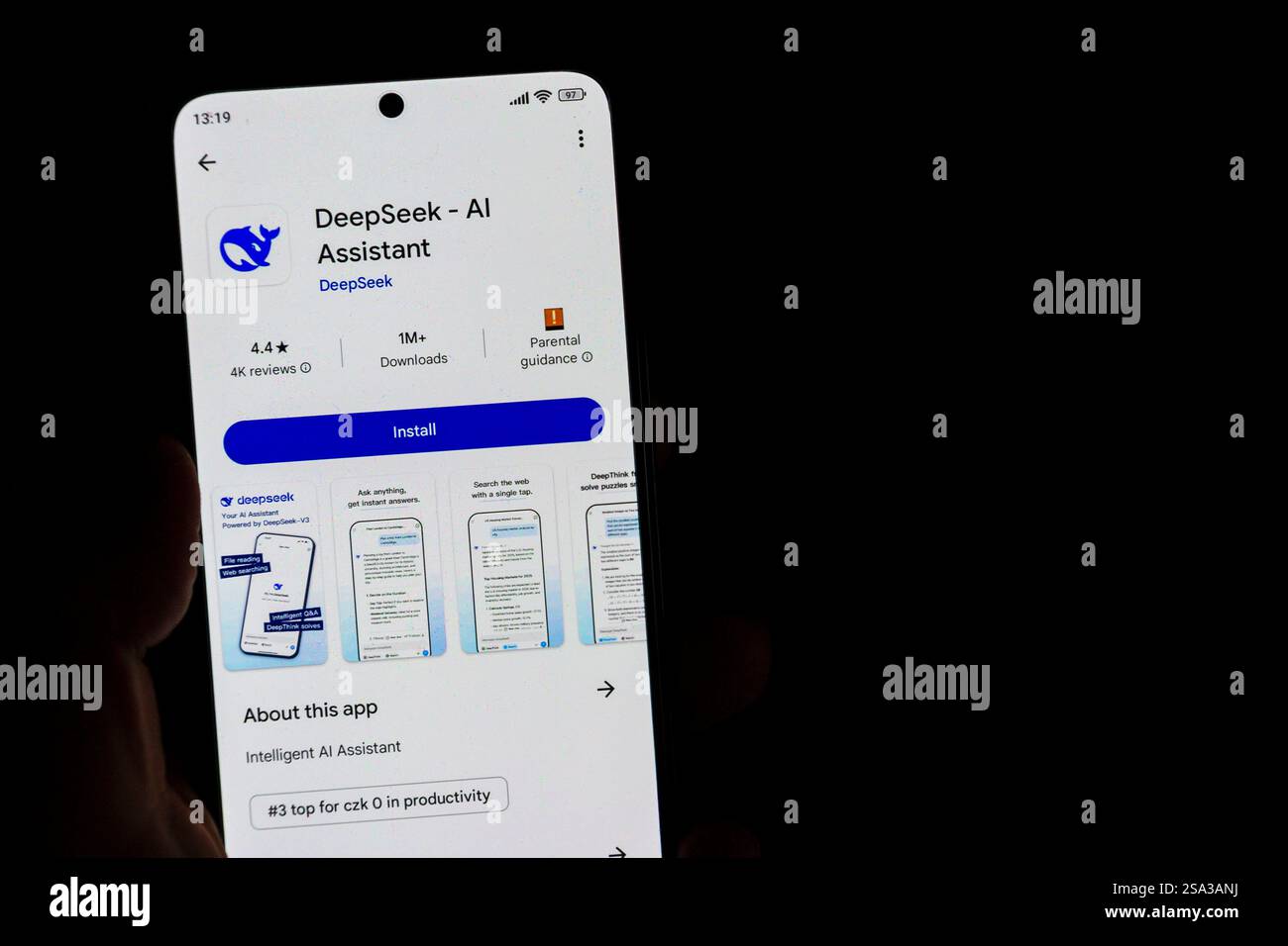 Hangzhou DeepSeek, società cinese di intelligenza artificiale, app open source per modelli in lingua larga, il 28 gennaio 2025 a Praga, Repubblica Ceca. Foto Stock