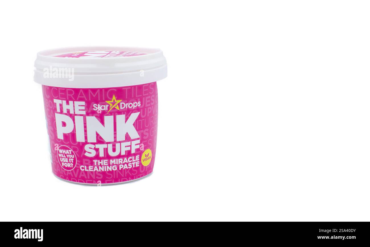 1-19-25 Ocala, FL la Pink Stuff Miracle Cleaning Paste è un detergente a pasta abrasiva e multiuso delicato che funziona su macchie di superfici difficili e sporche. Foto Stock