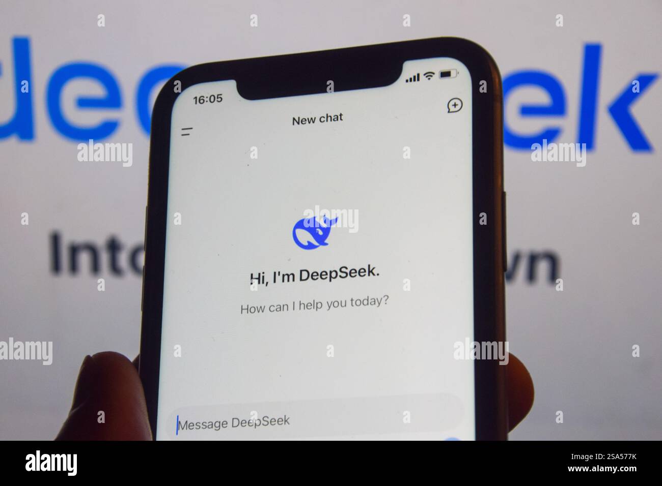 Londra, Regno Unito. 28 gennaio 2025. Le principali aziende tecnologiche statunitensi hanno visto diminuire le loro quote mentre gli sviluppatori cinesi lanciano il chatbot DeepSeek ai a basso costo. L'app ha superato i suoi rivali statunitensi. Credito: Vuk Valcic/Alamy Foto Stock