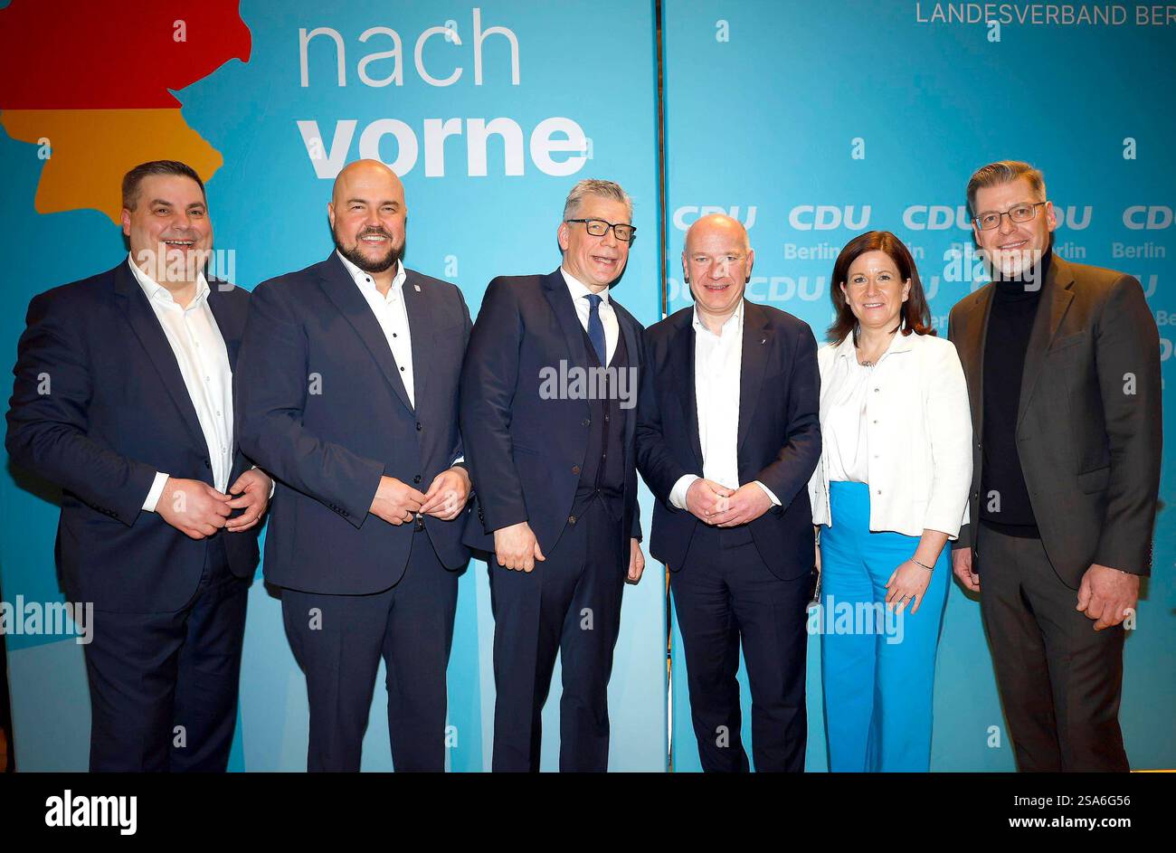 Heiko Melzer, Frank Bewig, Bernhard Schodrowski, Kai Wegner, Katharina Günther-Wünsch, Arndt Meißner beim traditionellen Neujahrsempfang der CDU Spandau in der Spandauer Zitadelle. *** Heiko Melzer, Frank Bewig, Bernhard Schodrowski, Kai Wegner, Katharina Günther Wünsch, Arndt Meißner al tradizionale ricevimento di Capodanno del CDU Spandau nella Cittadella di Spandau Foto Stock