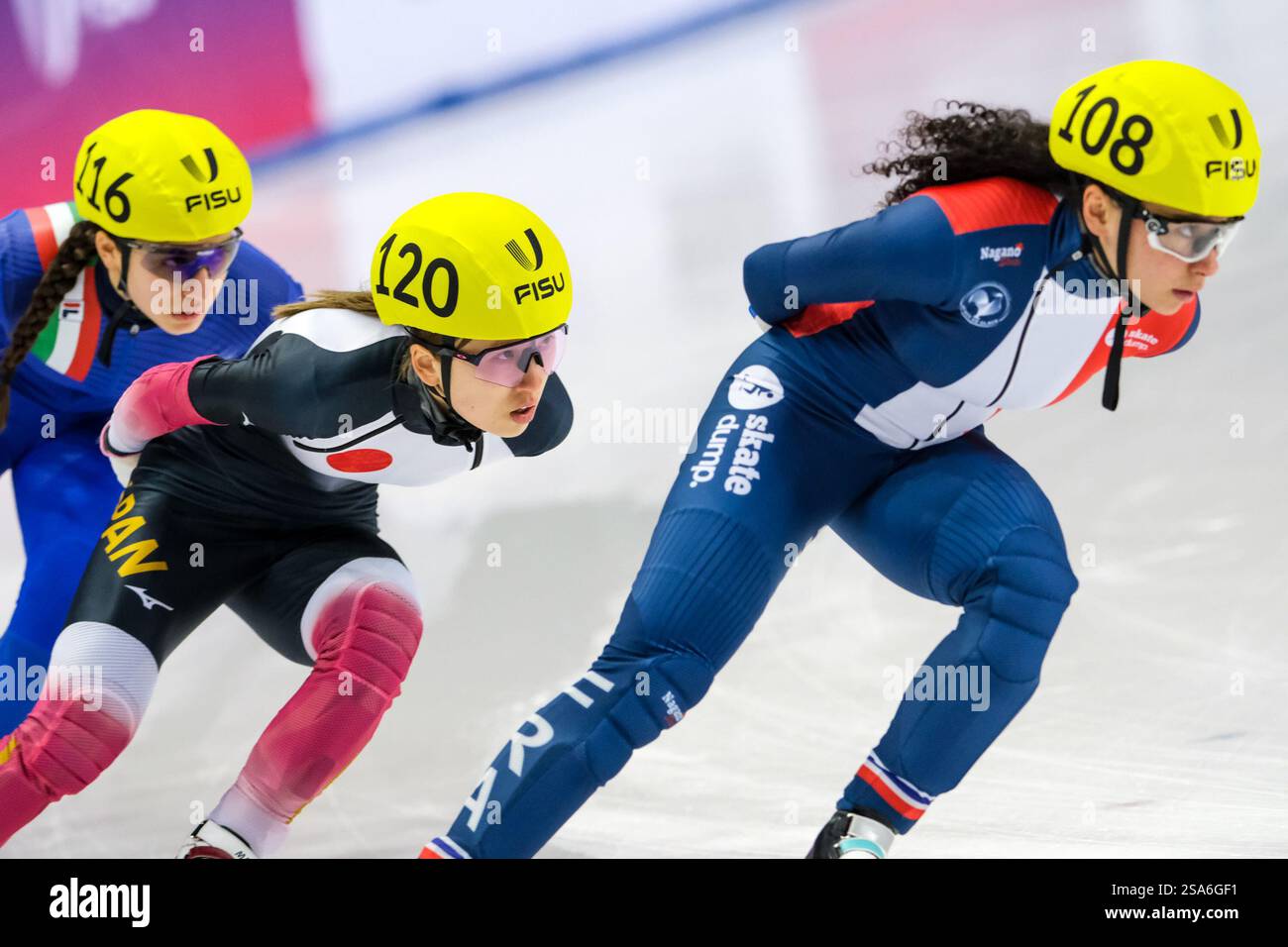 Torino, Italia. 21 gennaio 2025. Riho Inuzuka (JPN) (C) visto durante lo Short Track Speed Skating, quarti di finale femminile di 1500 m ai Giochi FISU 2025 World University Games Winter di Torino. (Foto di Davide di Lalla/SOPA Images/Sipa USA) credito: SIPA USA/Alamy Live News Foto Stock