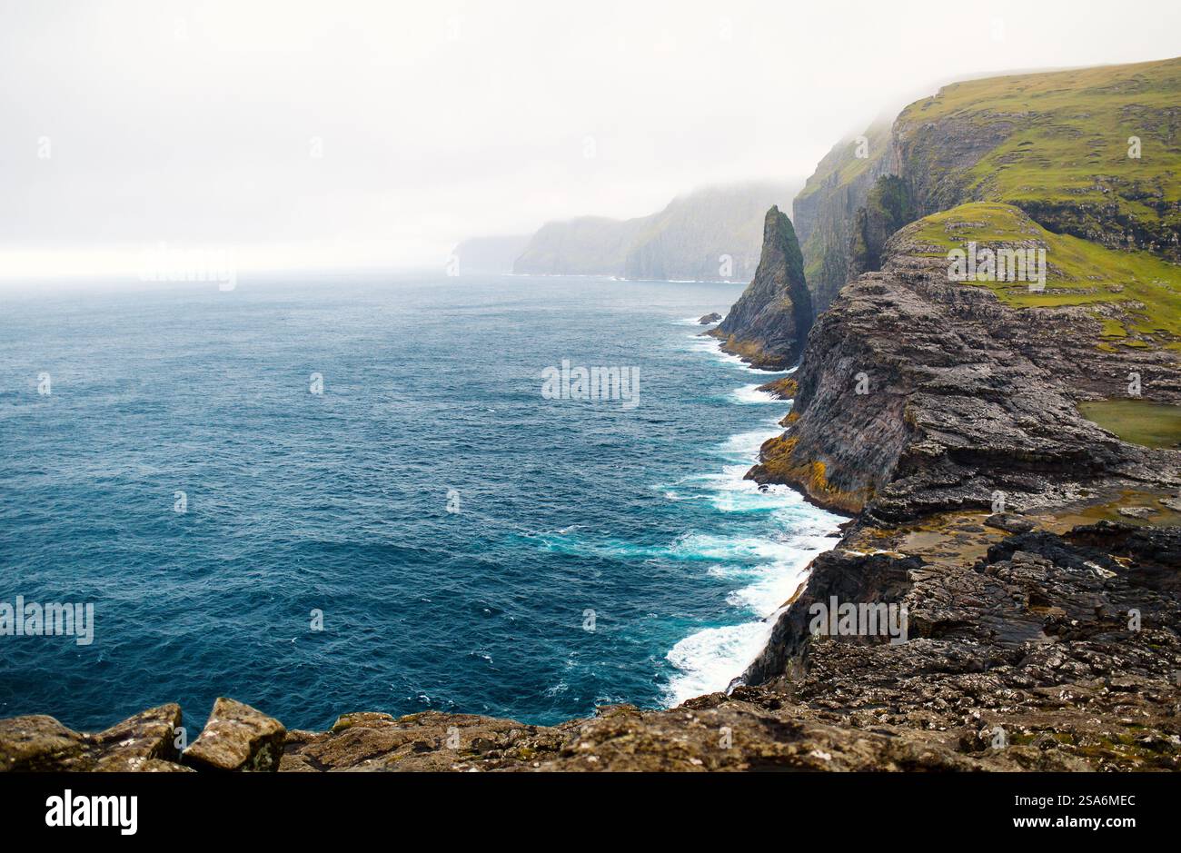 Panorama mozzafiato delle isole Faroe Foto Stock