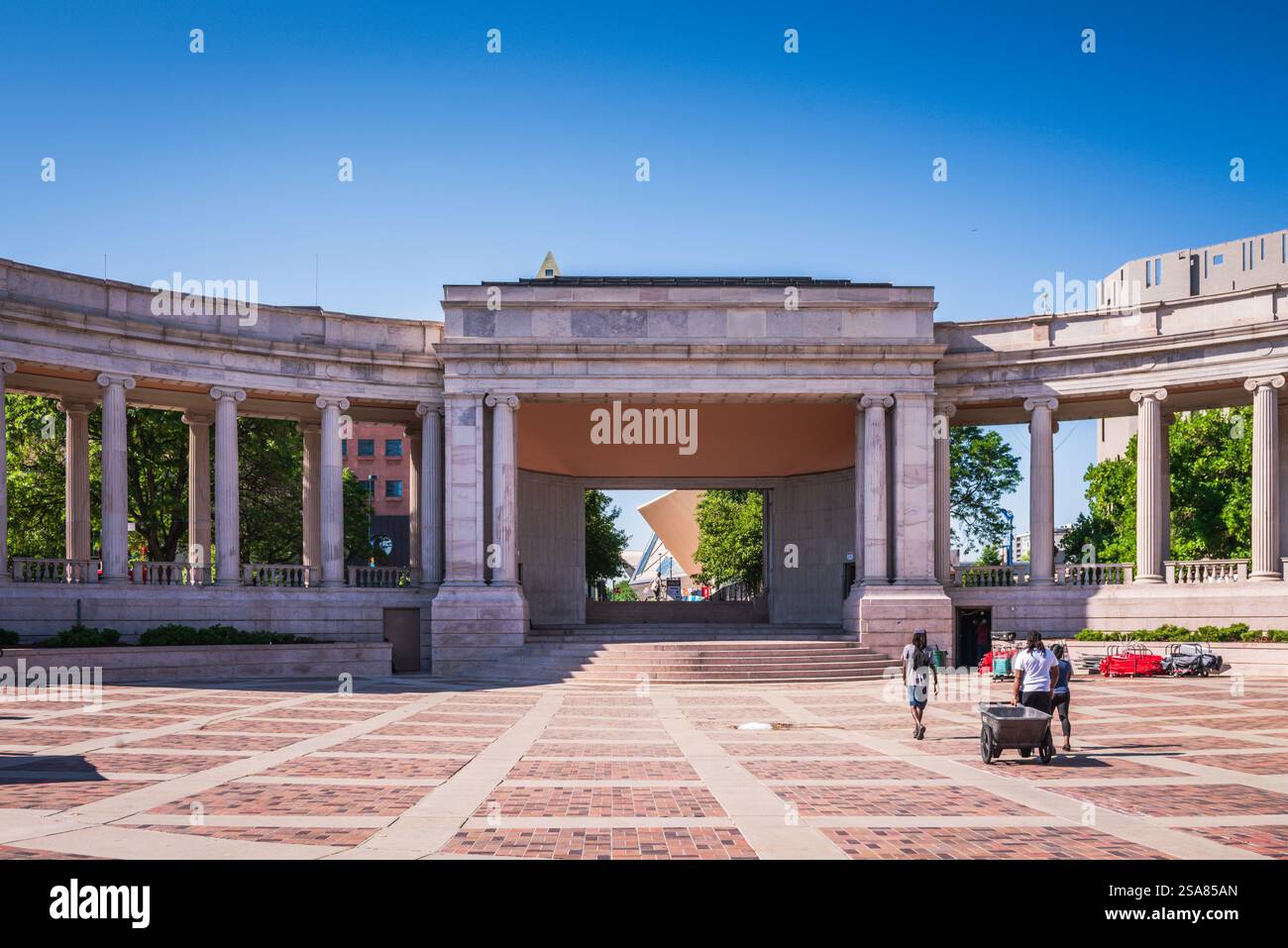 Denver, Colorado USA - 27 giugno 2018: Il Civic Center Park è uno spazio verde punteggiato di fontane, statue e un anfiteatro greco. Foto Stock