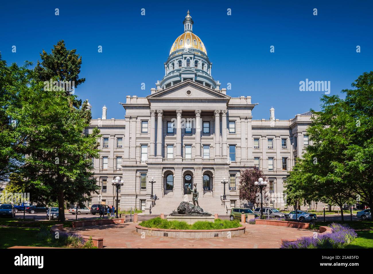 Denver, Colorado USA - 27 giugno 2018: Ingresso anteriore dell'edificio del Campidoglio dello stato del Colorado. Foto Stock