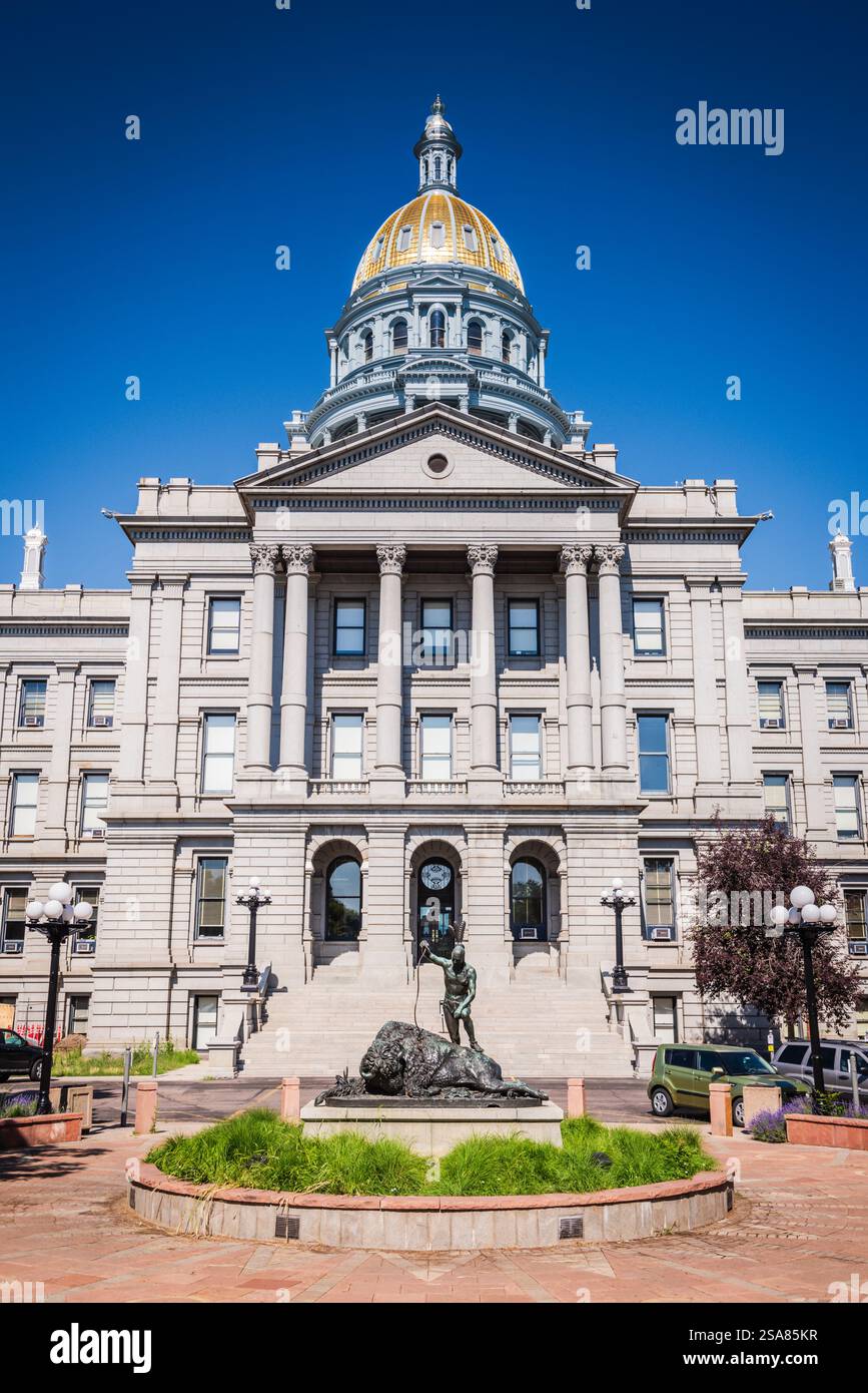 Denver, Colorado USA - 27 giugno 2018: Ingresso anteriore dell'edificio del Campidoglio dello stato del Colorado. Foto Stock