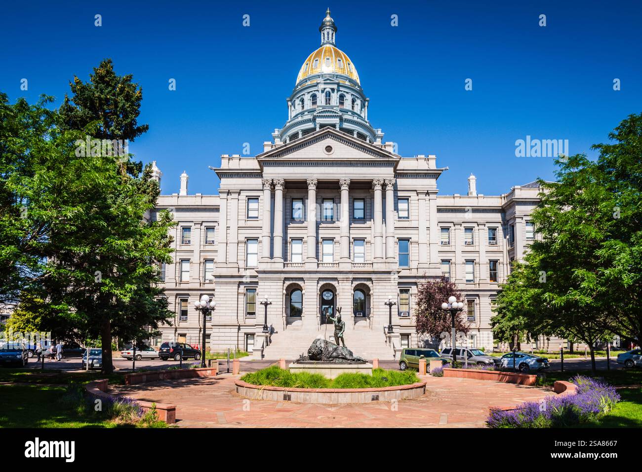 Denver, Colorado USA - 27 giugno 2018: Ingresso anteriore dell'edificio del Campidoglio dello stato del Colorado. Foto Stock