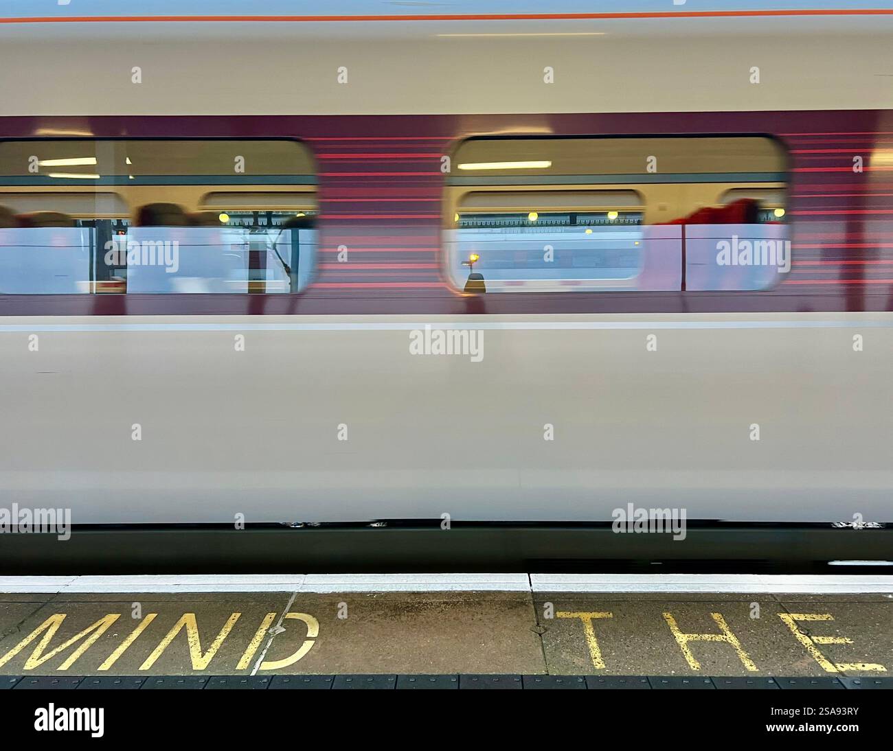 Rete ferroviaria del Regno Unito - treno LNER Azuma Foto Stock
