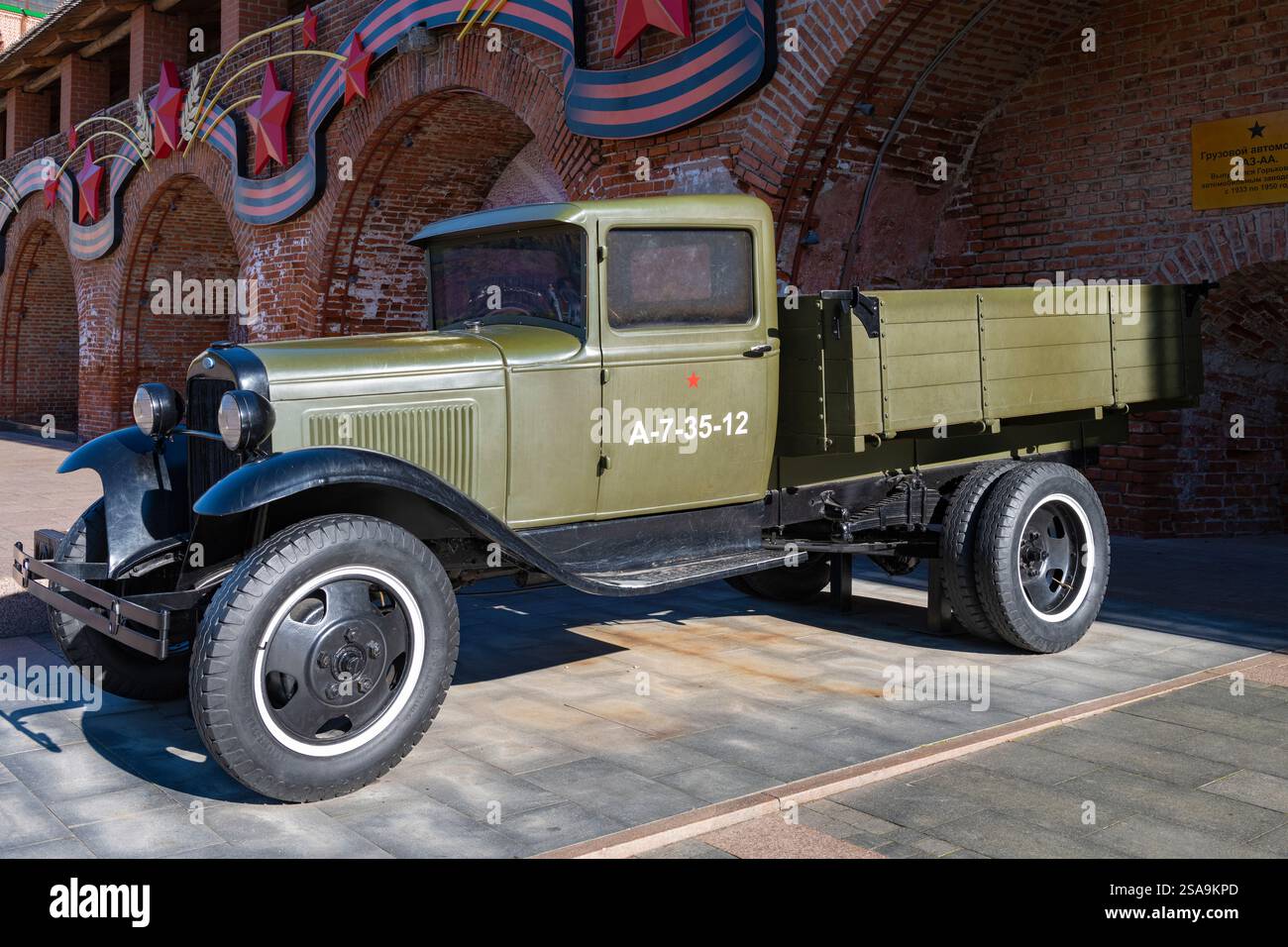 NIZHNY NOVGOROD, RUSSIA - 4 SETTEMBRE 2024: Camion sovietico GAZ-AA (polutorka) nell'esposizione di attrezzature militari della grande Guerra Patriottica al Th Foto Stock